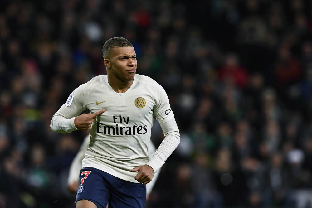 何小鹏：小鹏汽车海外和国内销量比例未来有望达到1:1